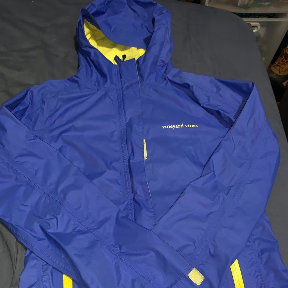 Vineyard vines rain coat